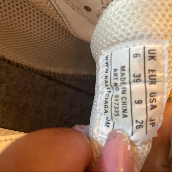 Balenciaga White Sneakers - Picture 8 of 9